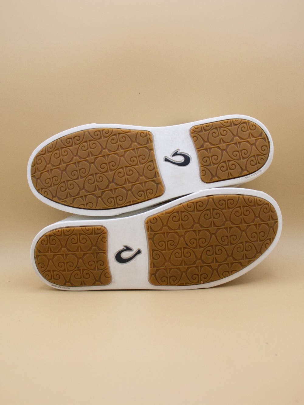OluKai Pehuea White Breathable Mesh Slip On Shoes 20271 Women's Size 8 - Picture 9 of 9